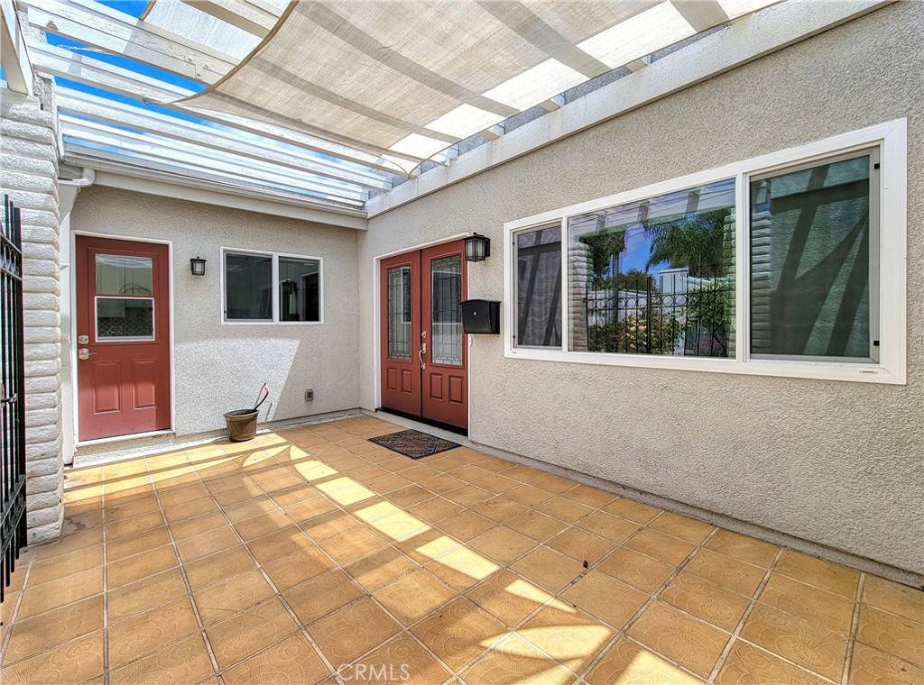 Laguna Woods, CA 92637,2004 Via Mariposa W. #B