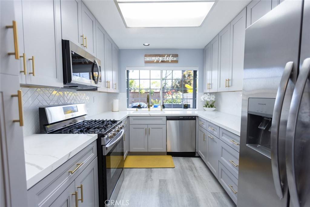 2196 Evergreen DR, Tustin, CA 92782