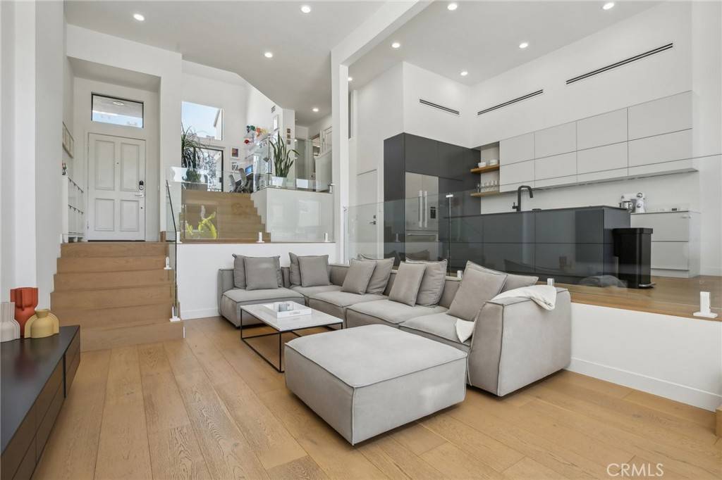 15 Waterway #11, Irvine, CA 92614