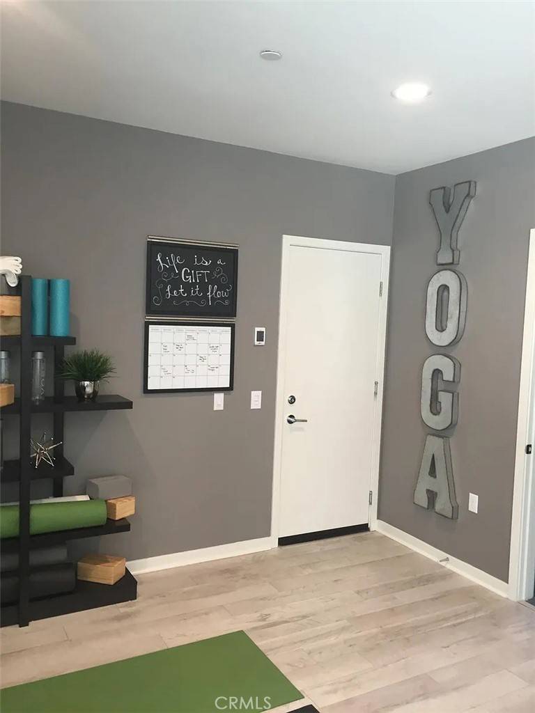 Costa Mesa, CA 92627,826 Brickyard LN