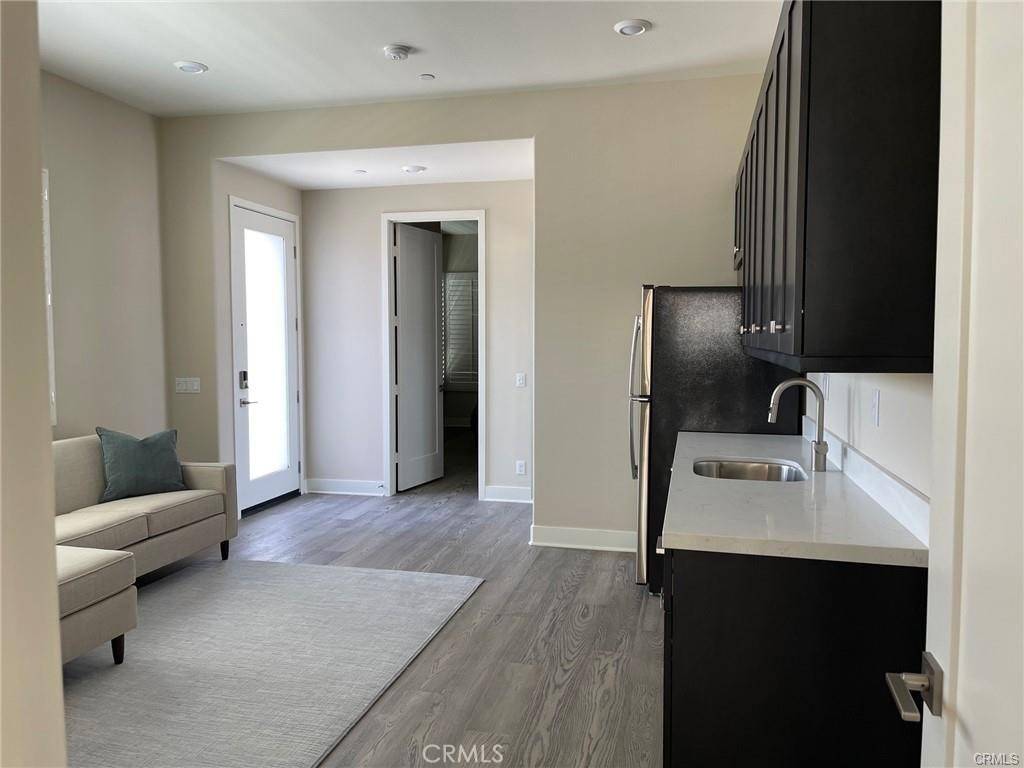 Irvine, CA 92618,127 Swift