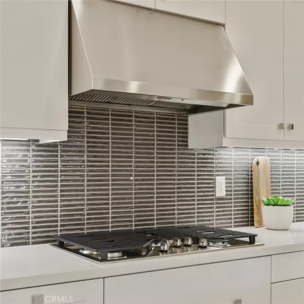 Irvine, CA 92618,571 Mulligan