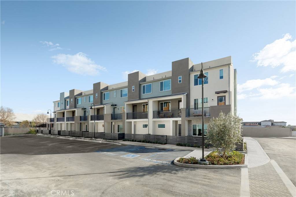 11716 Arkansas ST #E, Artesia, CA 90701