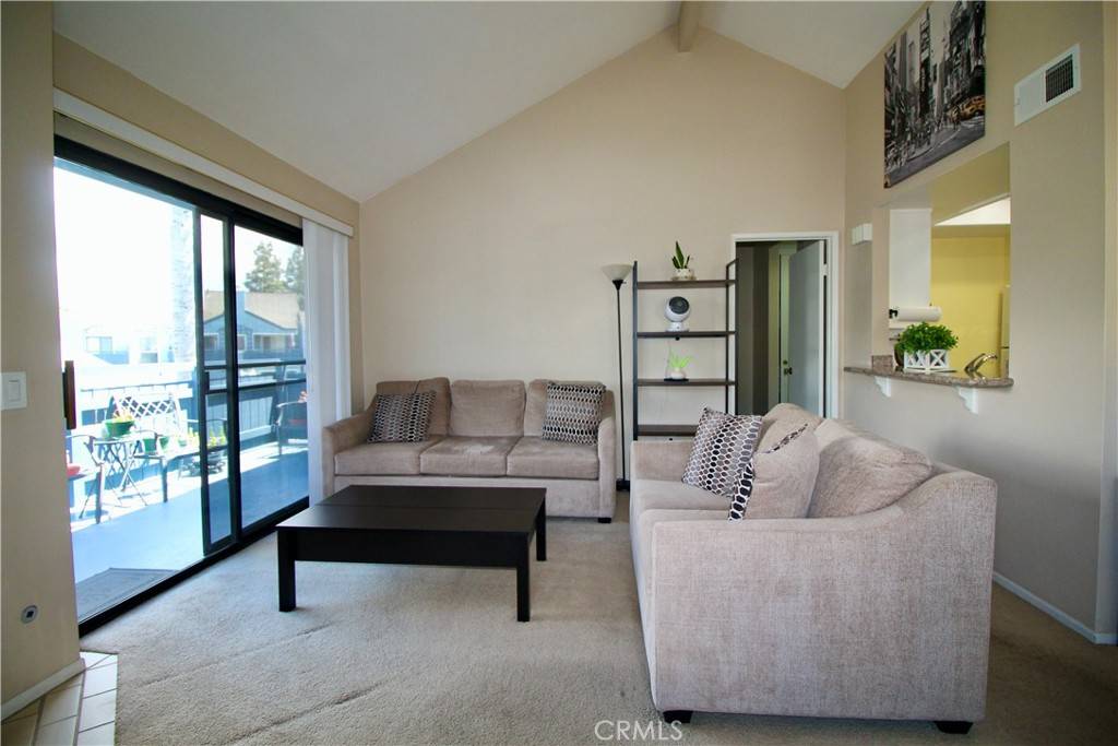 Downey, CA 90242,7312 Quill DR #13