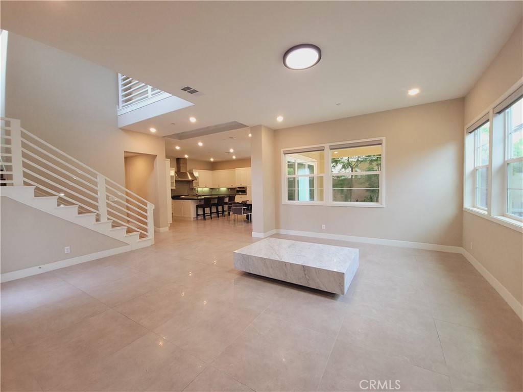 Irvine, CA 92618,66 Swift