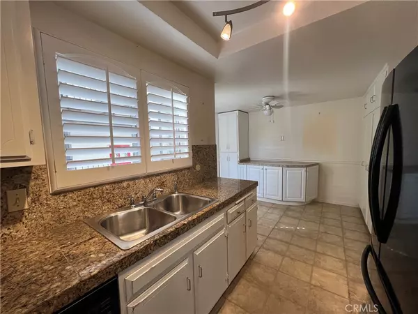 Laguna Woods, CA 92637,3243 San Amadeo #2H