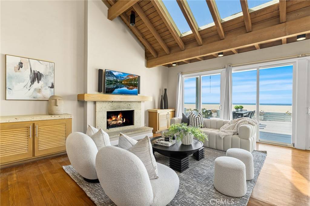Newport Beach, CA 92663,7008 W Oceanfront