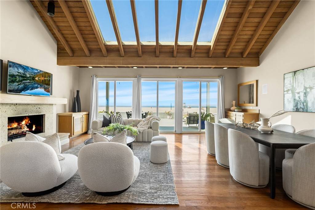 Newport Beach, CA 92663,7008 W Oceanfront