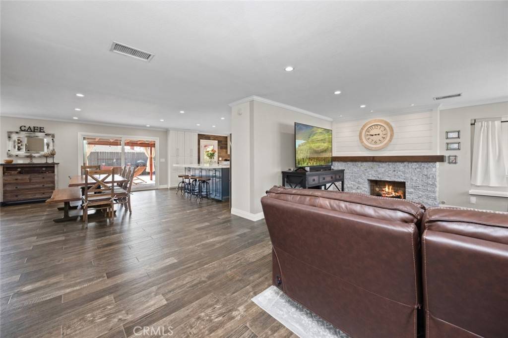 Yorba Linda, CA 92886,5681 Casa Loma AVE