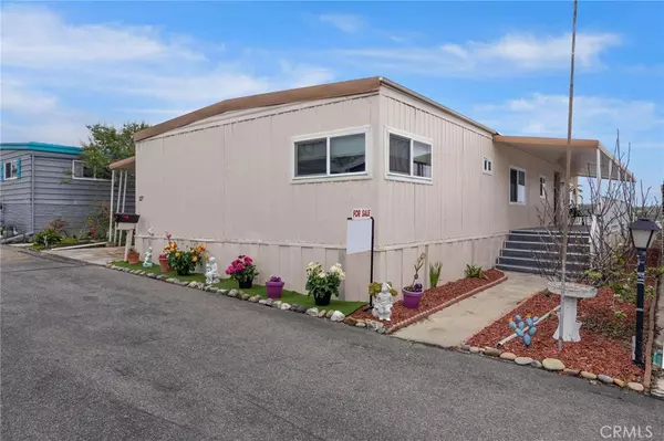 127 Brookside LN, Oceanside, CA 92056