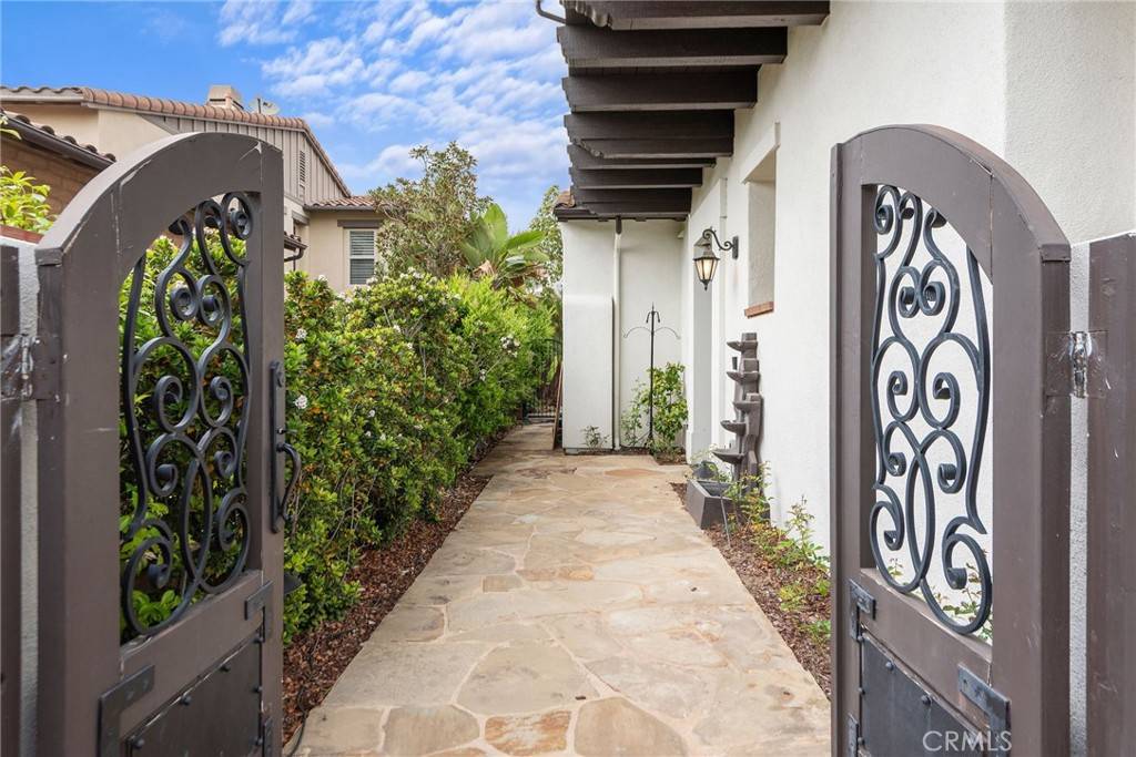 Ladera Ranch, CA 92694,17 Julia ST
