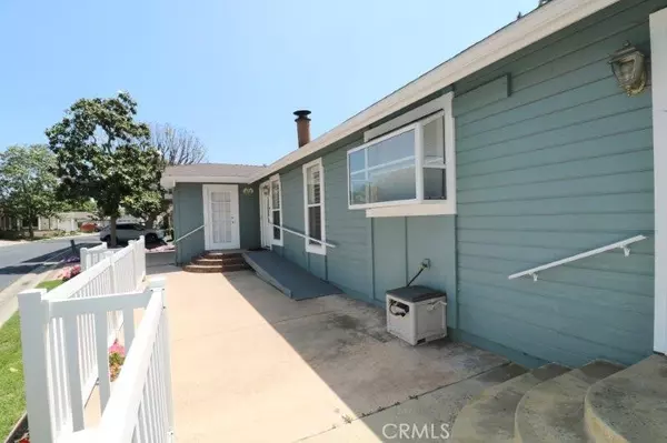 Santa Ana, CA 92705,2545 Shadow Lake #127