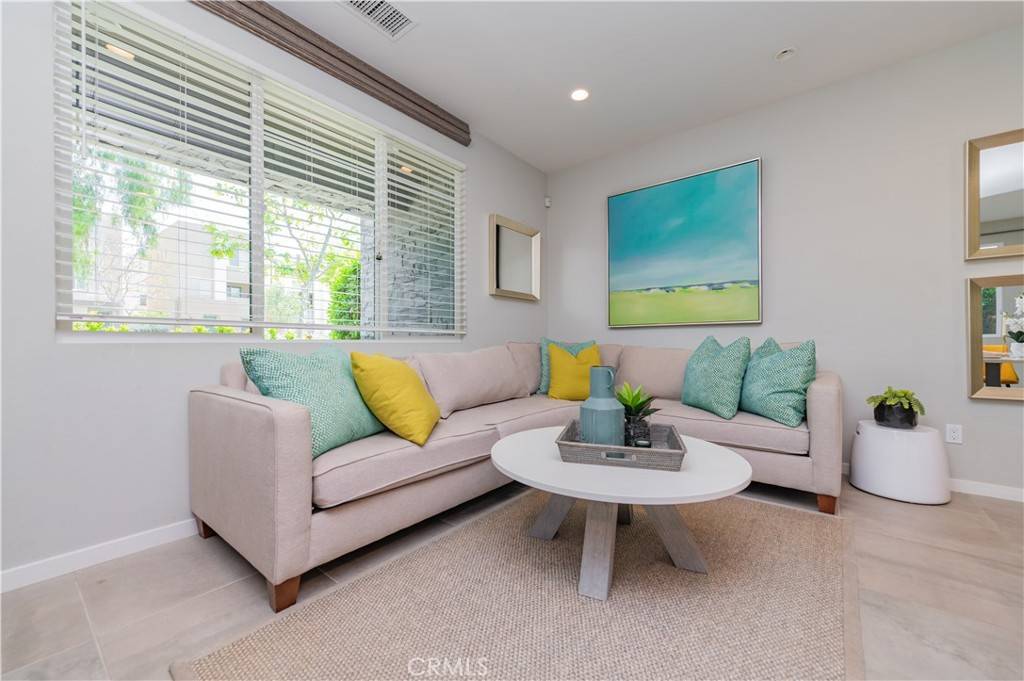 Irvine, CA 92618,727 Beacon