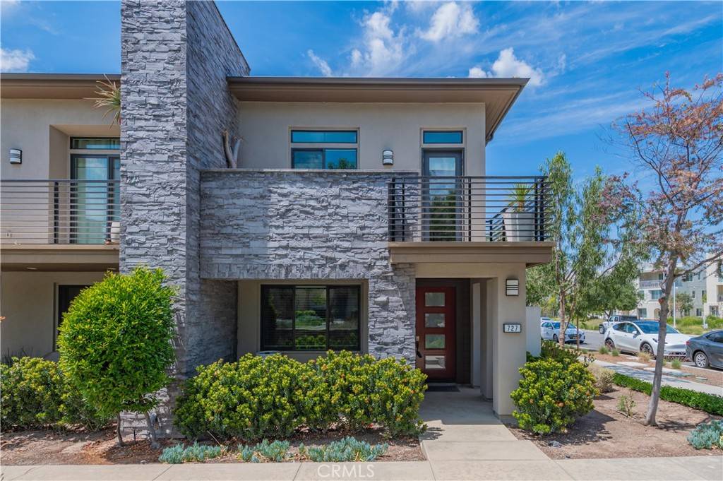 Irvine, CA 92618,727 Beacon
