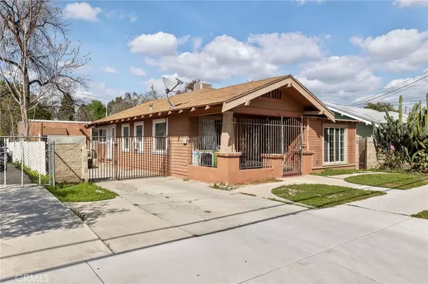 Bakersfield, CA 93304,2122 Palm ST