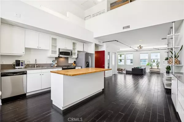 Santa Ana, CA 92701,721 N Poinsettia ST