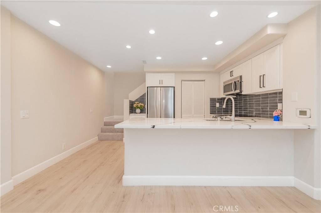 Irvine, CA 92614,15 Greenmoor #16