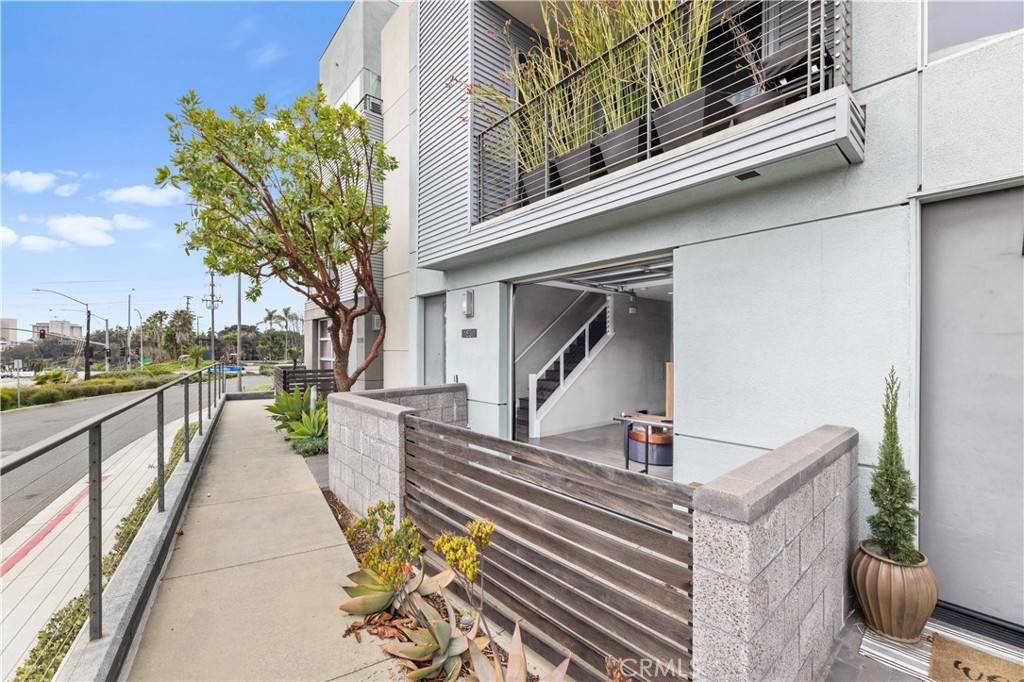 Costa Mesa, CA 92627,1530 Greenwich WAY