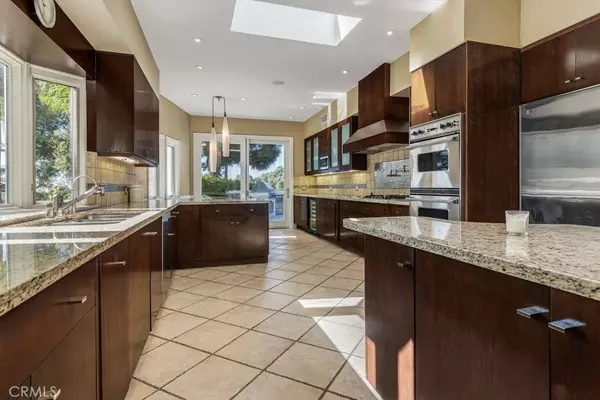 Beverly Hills, CA 90210,1625 Loma Vista DR