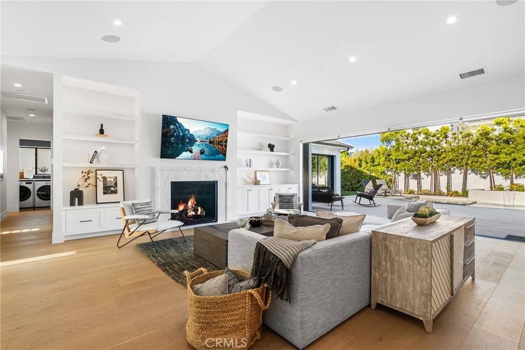 Newport Beach, CA 92660,1530 Anita LN