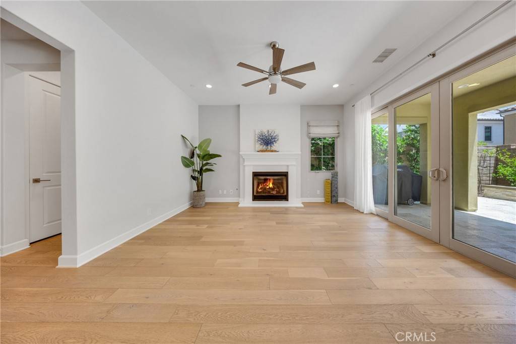 Irvine, CA 92602,72 English Saddle