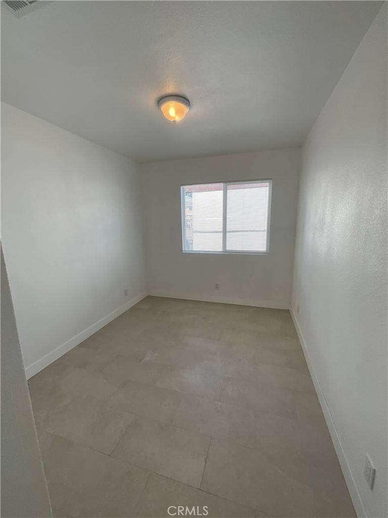 Huntington Beach, CA 92647,17371 Queens LN #105