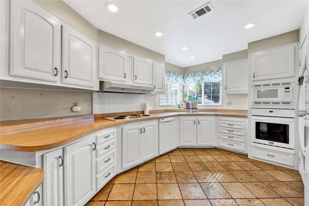 Santa Ana, CA 92705,2605 View