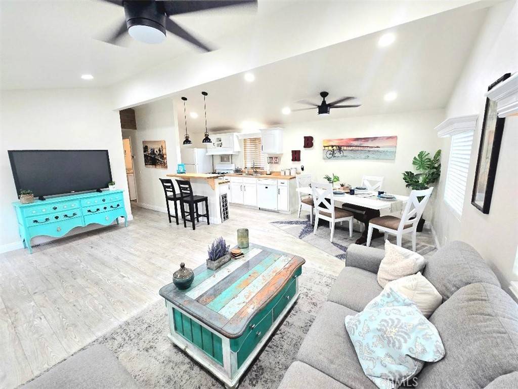 Huntington Beach, CA 92646,21752 Pacific coast hwy #11A