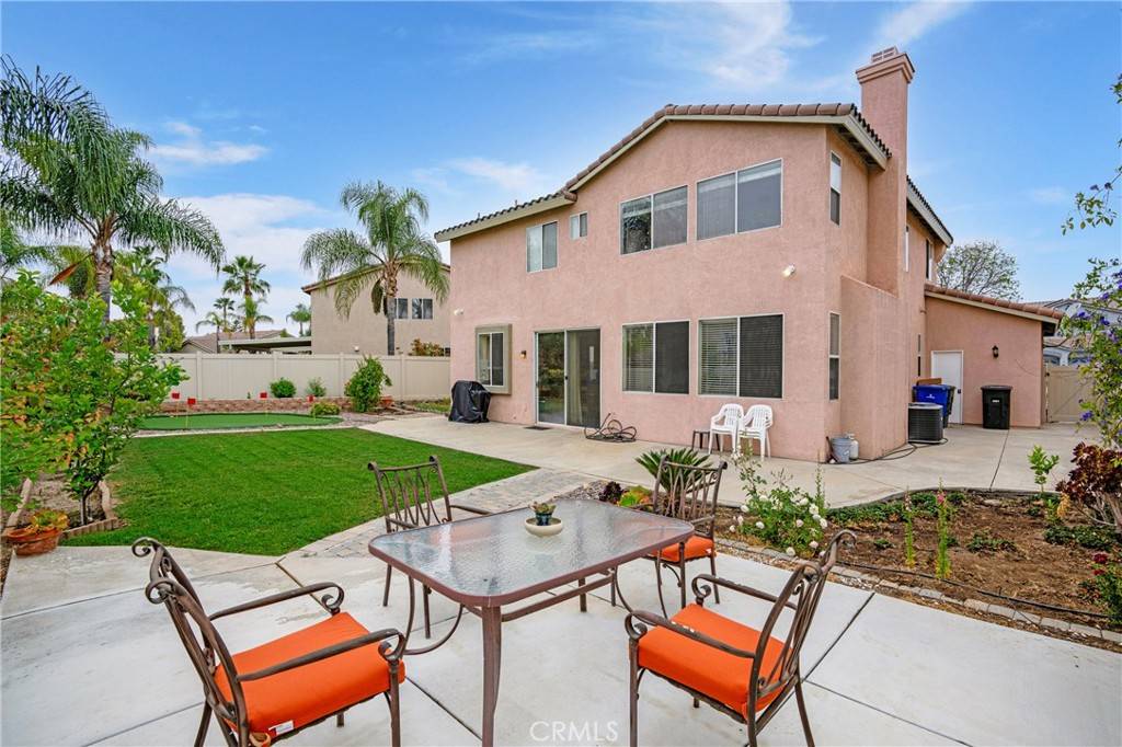 8946 Burlington CIR, Riverside, CA 92508