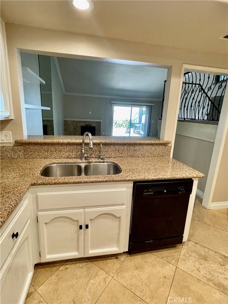 Irvine, CA 92604,32 Wetstone #47