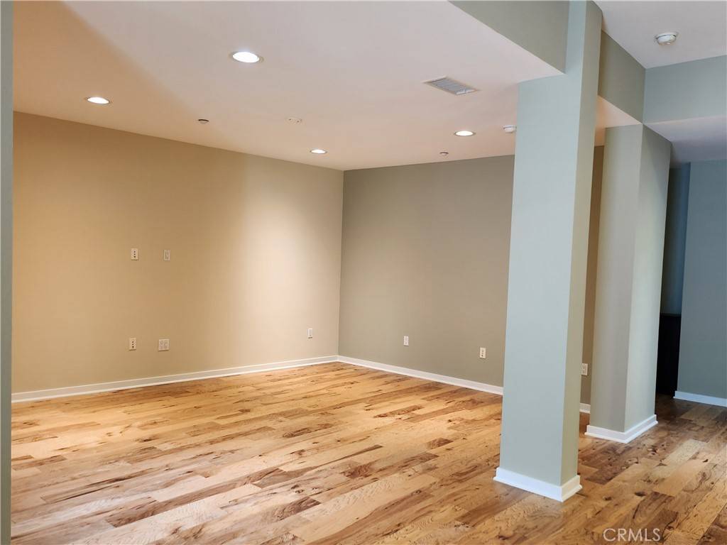 Irvine, CA 92612,21 Gramercy, #115