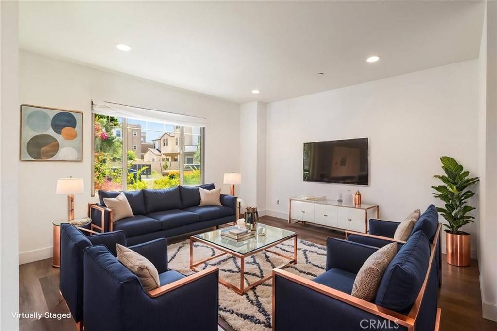 Irvine, CA 92618,177 Frame