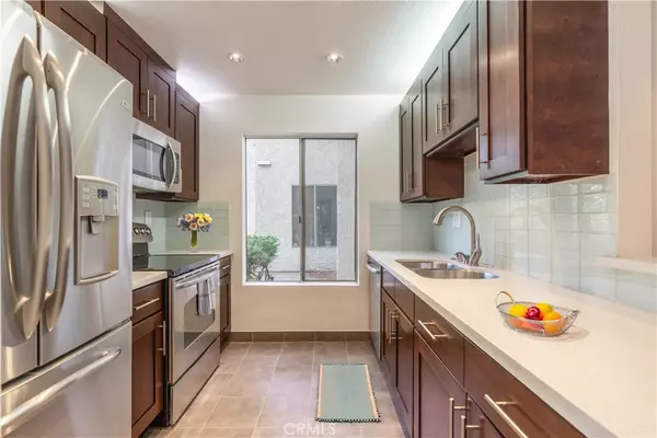 Culver City, CA 90230,11102 Summertime LN