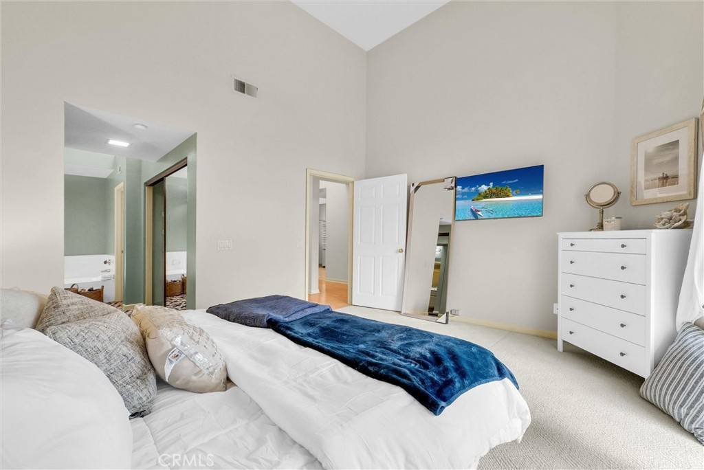 7402 Yellowtail DR #204, Huntington Beach, CA 92648