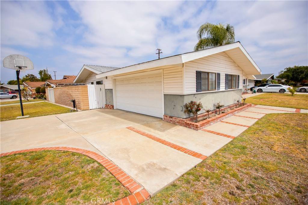 Garden Grove, CA 92841,11192 Bowles AVE