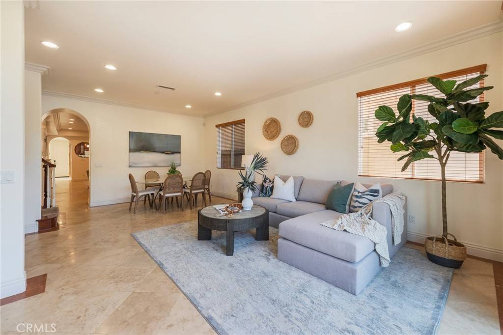 Huntington Beach, CA 92648,416 15th ST