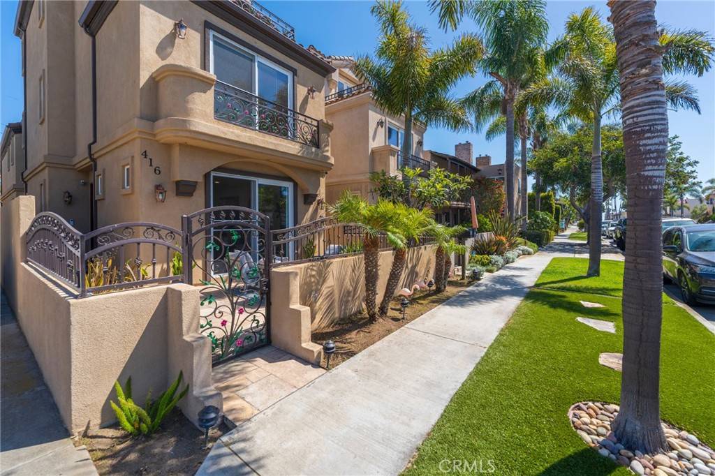 Huntington Beach, CA 92648,416 15th ST