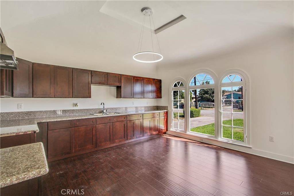 Compton, CA 90220,443 W Tichenor ST