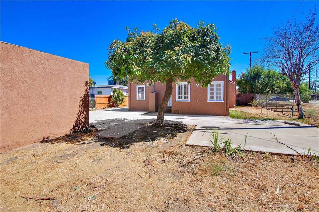Compton, CA 90220,443 W Tichenor ST
