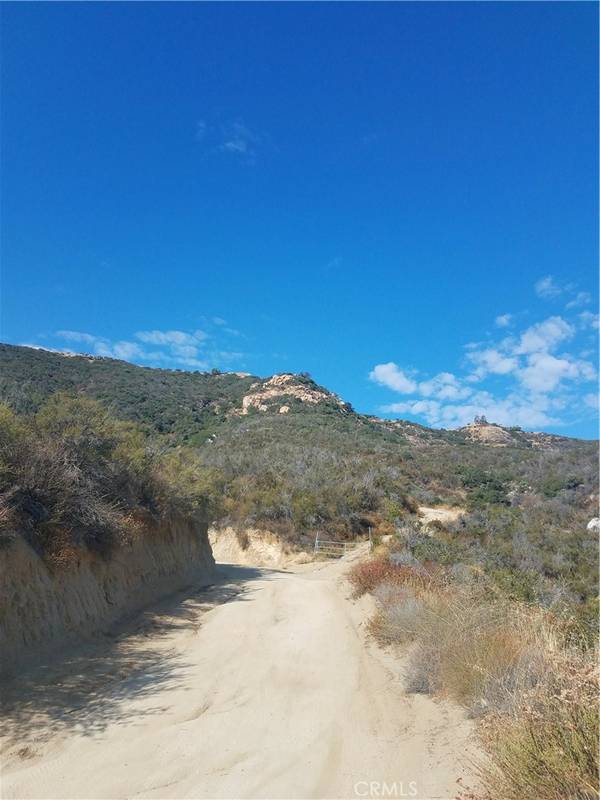 Lake Elsinore, CA 92530,0 Truck Trail