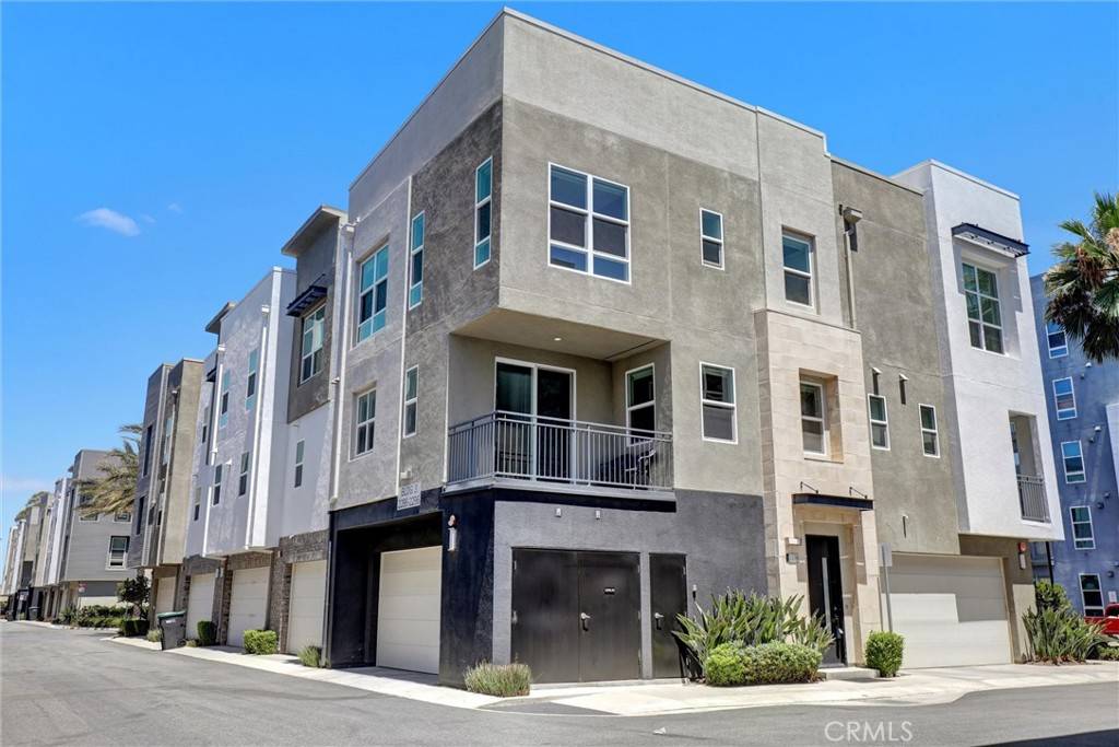 2296 Synergy, Irvine, CA 92614