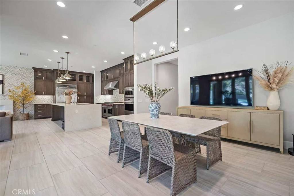 Irvine, CA 92602,52 Pedigree