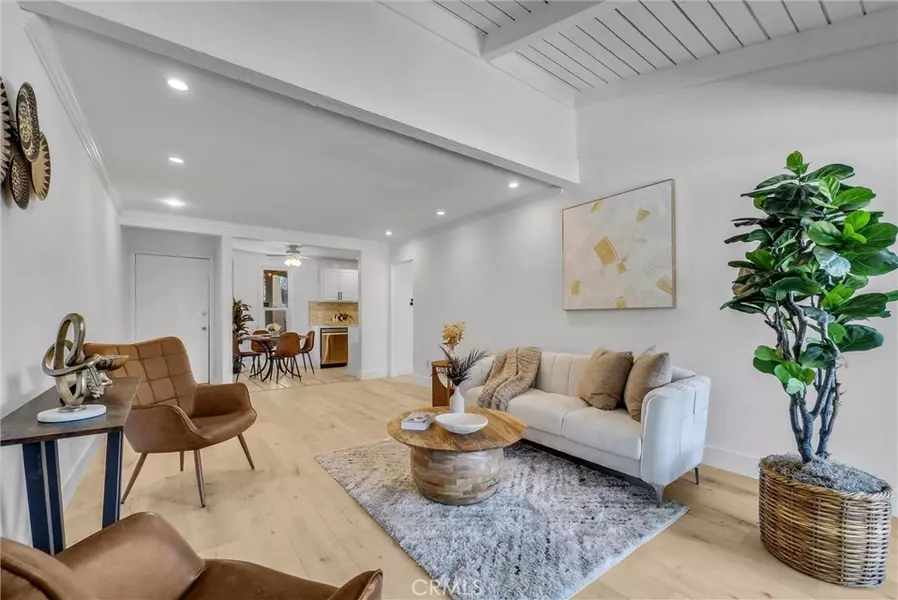 1010 W Macarthur BLVD #8, Santa Ana, CA 92707