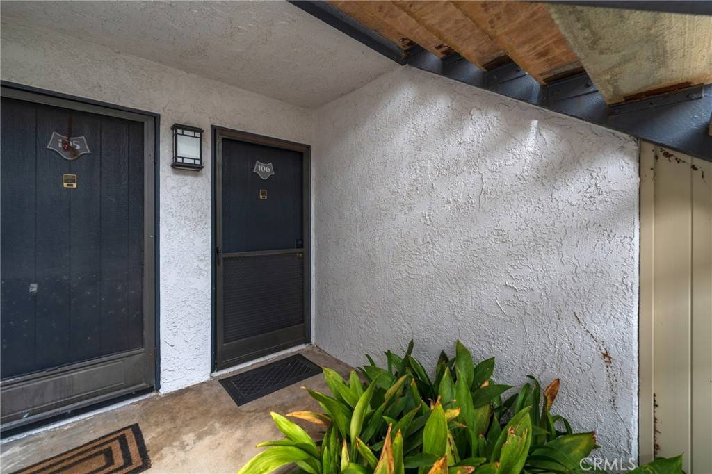 Huntington Beach, CA 92648,215 Wichita AVE #106