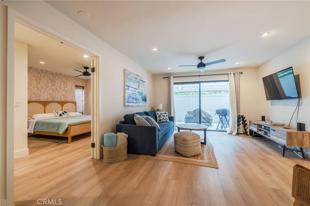 Huntington Beach, CA 92648,215 Wichita AVE #106