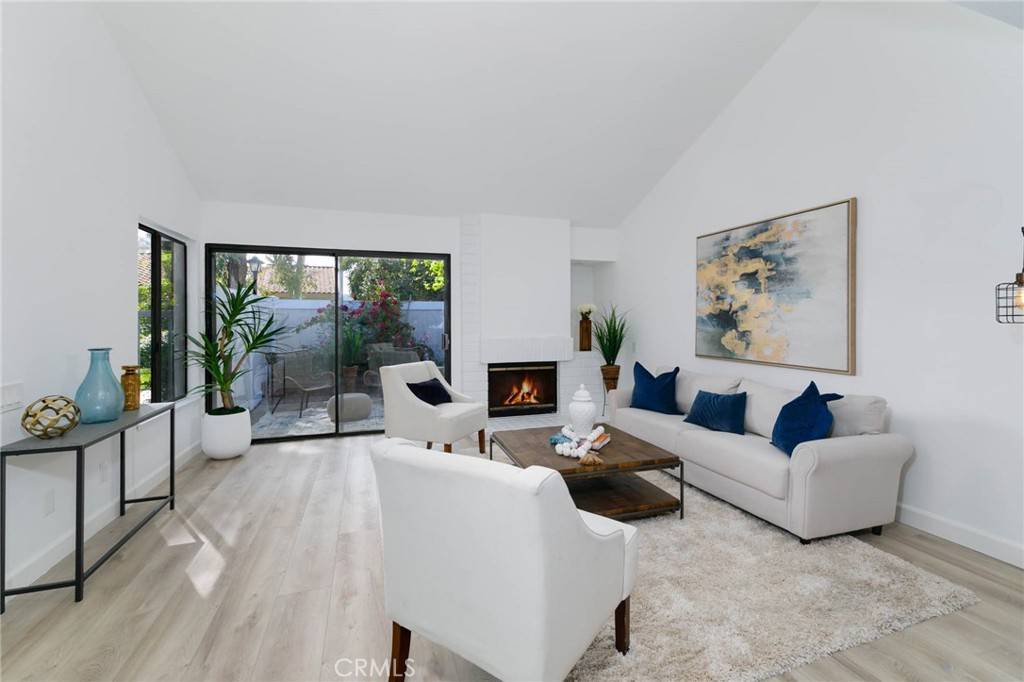 Diamond Bar, CA 91765,1327 Solera LN #6