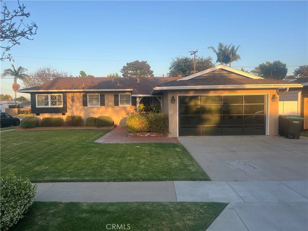 3044 Donnybrook LN,  Costa Mesa,  CA 92626