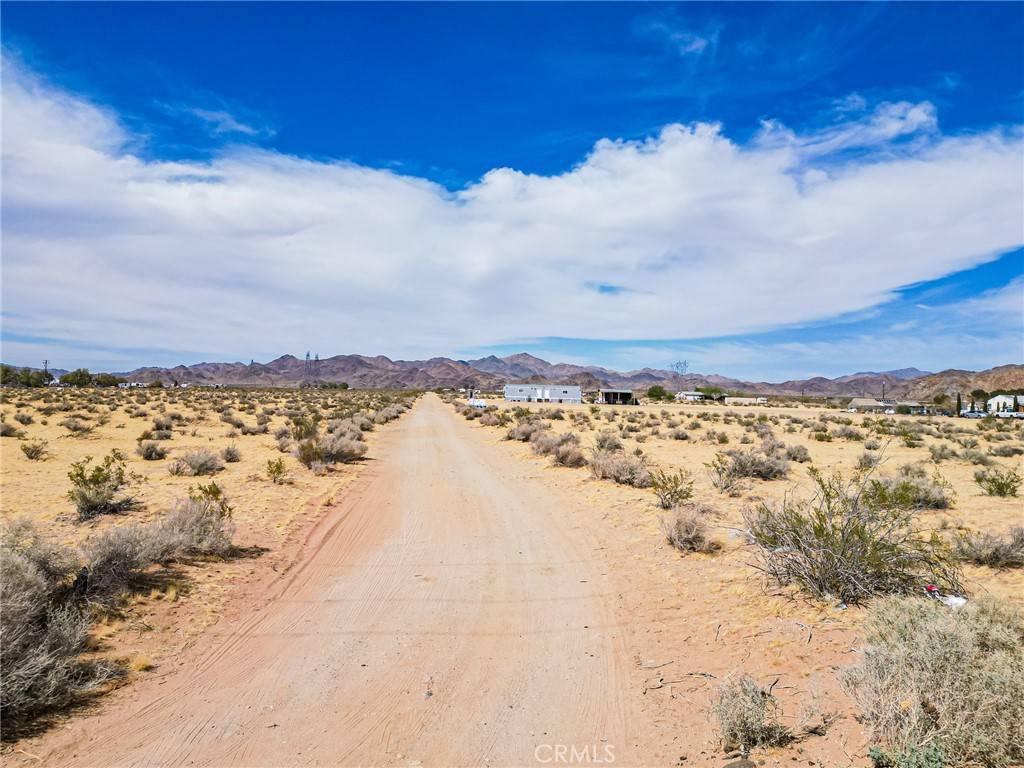 Lucerne Valley, CA 92356,16200 Huff RD