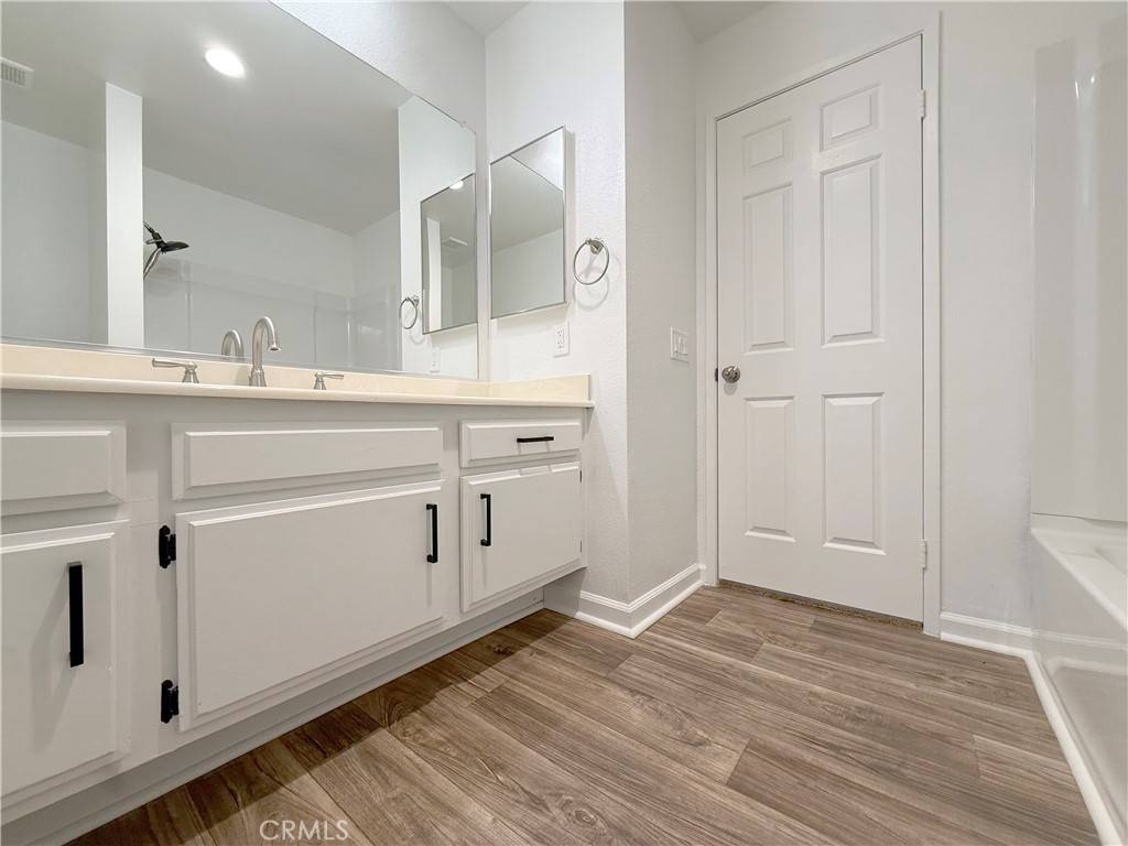 Huntington Beach, CA 92648,7422 Seastar DR #5