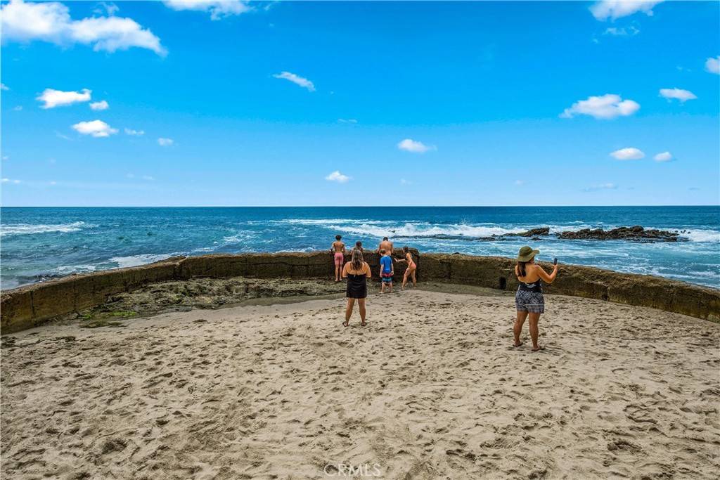 Laguna Beach, CA 92651,320 Ashton DR